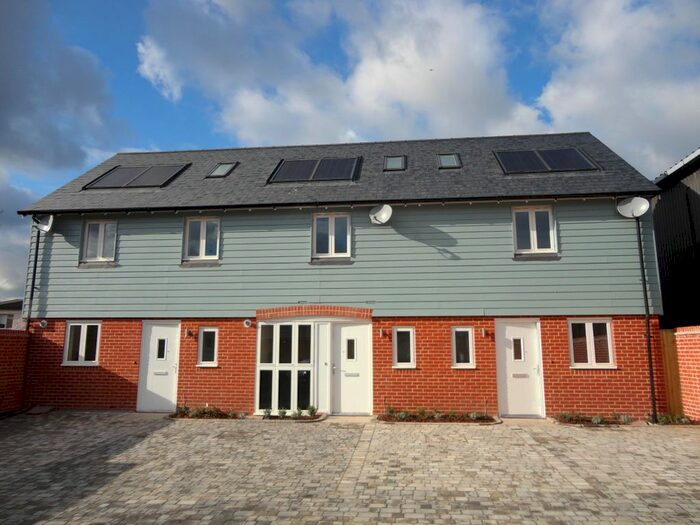 3 Bedroom End Of Terrace House To Rent In Roper Road, Canterbury, CT2