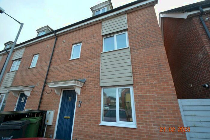4 Bedroom Town House To Rent In Magnolia Way, Queens Hill, Norwich, NR8