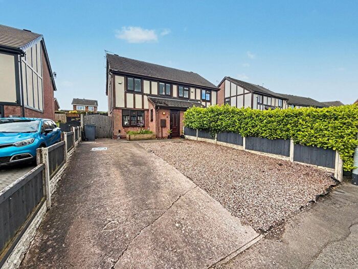 3 Bedroom Semi-detached House For Sale In Ledstone Way, Stoke-On-Trent, ST3