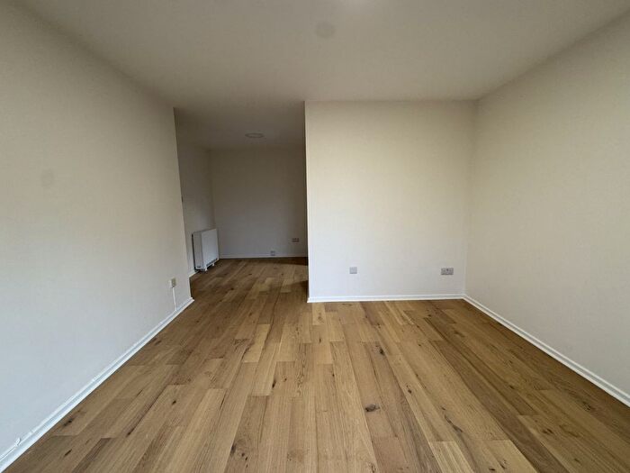 1 Bedroom Flat To Rent In Hanstone Close, Gloucestershire, GL7