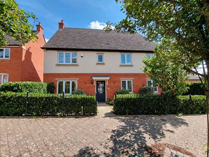 4 Bedroom Semi-Detached House To Rent In Drummond Road, Cawston, Rugby, CV22