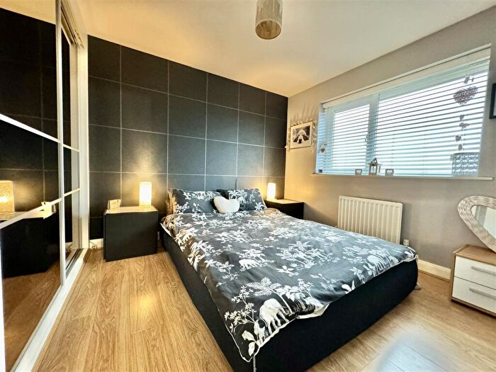 4 Bedroom Detached House For Sale In The Pastures, Royston, Barnsley, S71