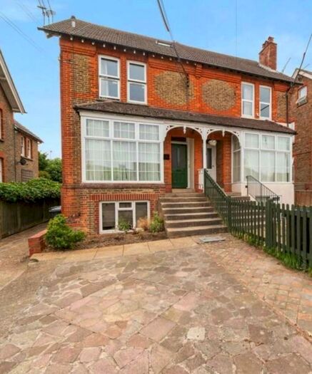 2 Bedroom Flat To Rent In Mill Road, Burgess Hill, West Sussex, RH15