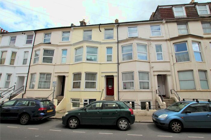 2 Bedroom Flat To Rent In Crescent Road, Worthing, West Sussex, BN11