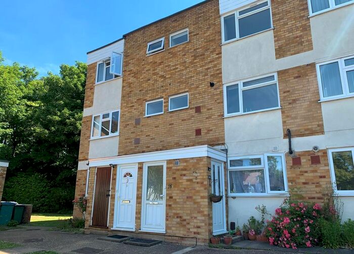 3 Bedroom Property To Rent In Bellamy Close, Watford, WD17