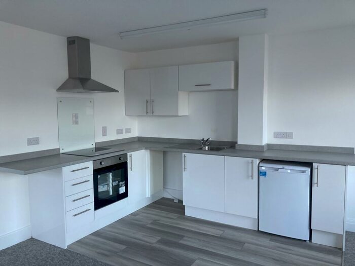 2 Bedroom Flat To Rent In Market Square, Narberth, SA67