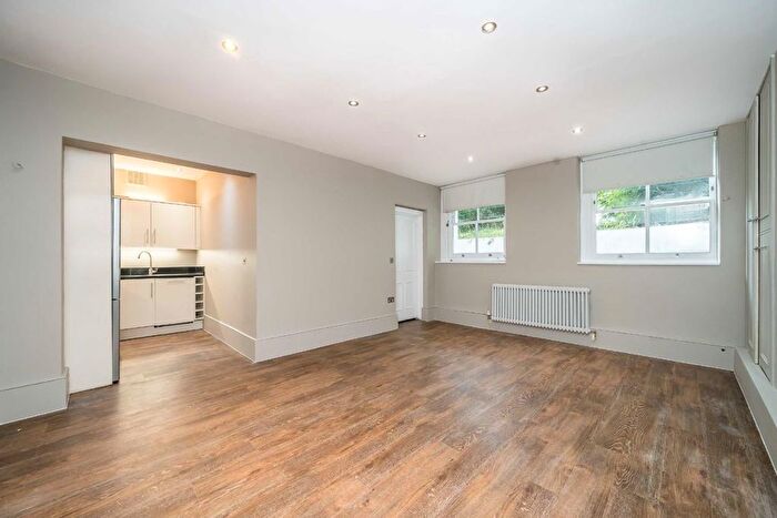 1 Bedroom Flat To Rent In Clapham Common North Side, Clapham, SW4