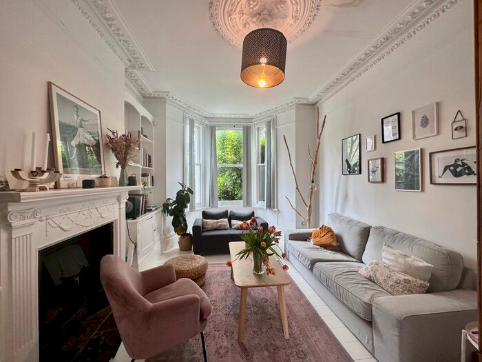 1 Bedroom Flat To Rent In Highlever Road, London, W10