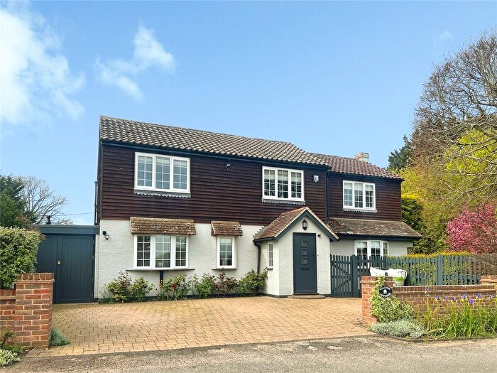 4 Bedroom Detached House For Sale In Dunt Lane, Hurst, Reading, RG10