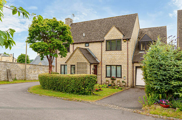 4 Bedroom Detached House For Sale In Popes Court, Gloucester Road, Stratton, Cirencester, GL7