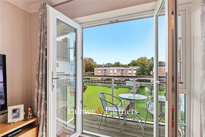 2 Bedroom Apartment For Sale In Bradford Street, Old Moulsham, Chelmsford, Essex, CM2