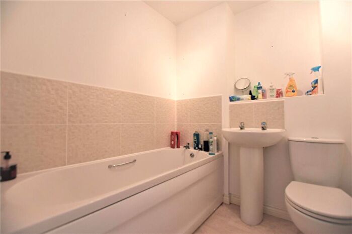 2 Bedroom End Of Terrace House To Rent In The Avenue, Didcot, Oxfordshire, OX11