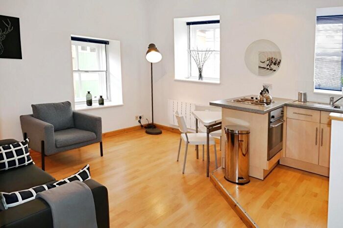 1 Bedroom Flat To Rent In Flyboat House, Navigation Walk, Leeds, West Yorkshire, LS10