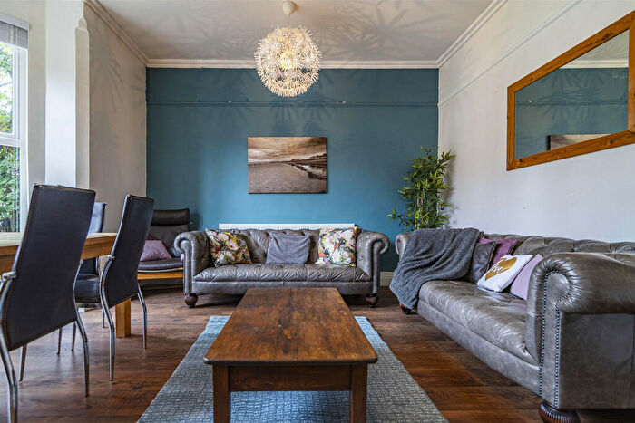 6 Bedroom Terraced House To Rent In Portland Road, The Arboretum, NG7