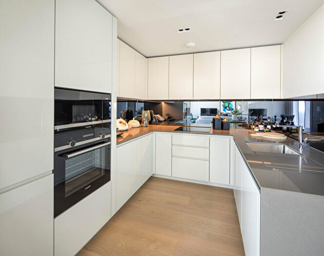 2 Bedroom Apartment To Rent In Newfoundland Place, London, E14