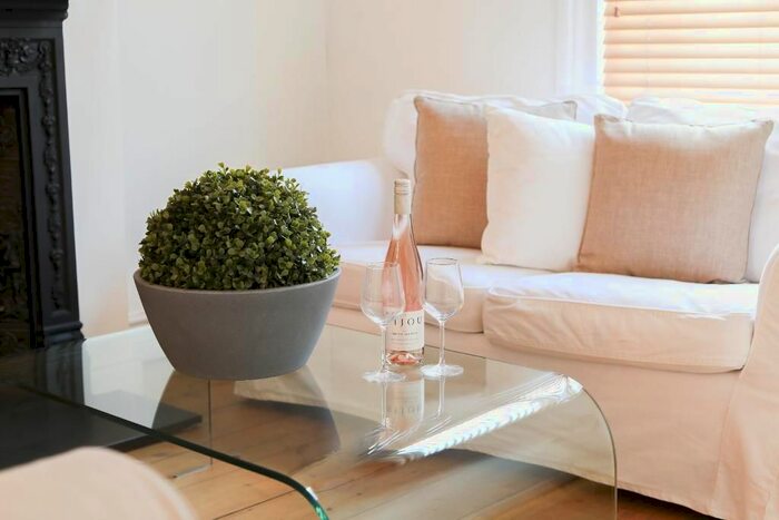 2 Bedroom Terraced House To Rent In Bexley Street, Windsor, SL4