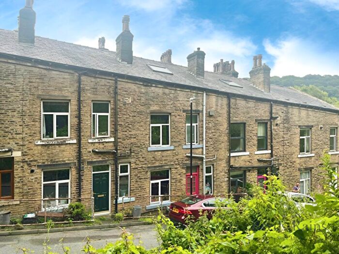 4 Bedroom Terraced House For Sale In Albion Terrace, Hebden Bridge, HX7