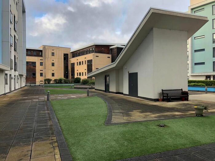 2 Bedroom Flat To Rent In Sapphire Court, Ocean Way, Southampton, SO14