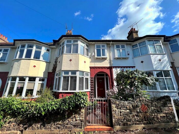 3 Bedroom Terraced House To Rent In Sandown Avenue, Westcliff-On-Sea, SS0