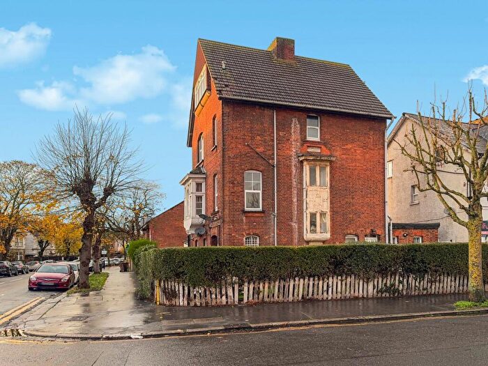 1 Bedroom Flat For Sale In Norbury Avenue, Thornton Heath, CR7