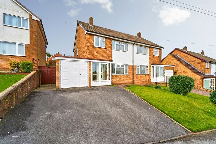 3 Bedroom Semi Detached House For Sale In Whetstone Lane, Walsall, West Midlands, WS9