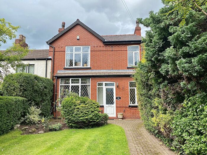 3 Bedroom Semi-Detached House To Rent In Davyhulme Road, Urmston, M41