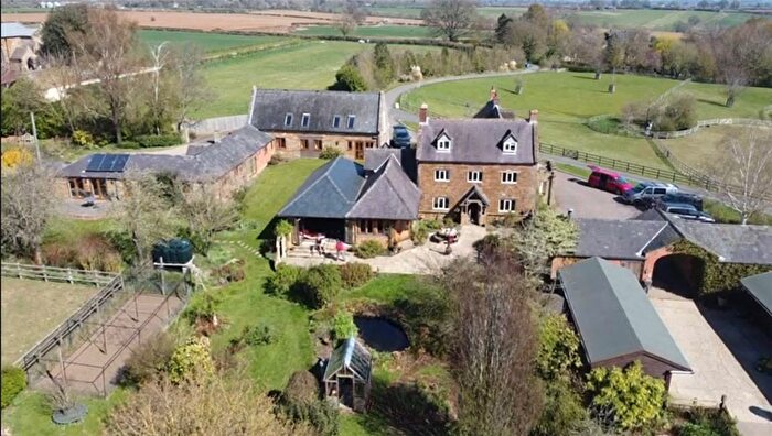 6 Bedroom Equestrian Property For Sale In Warkworth, Nr Banbury, Oxfordshire, OX17
