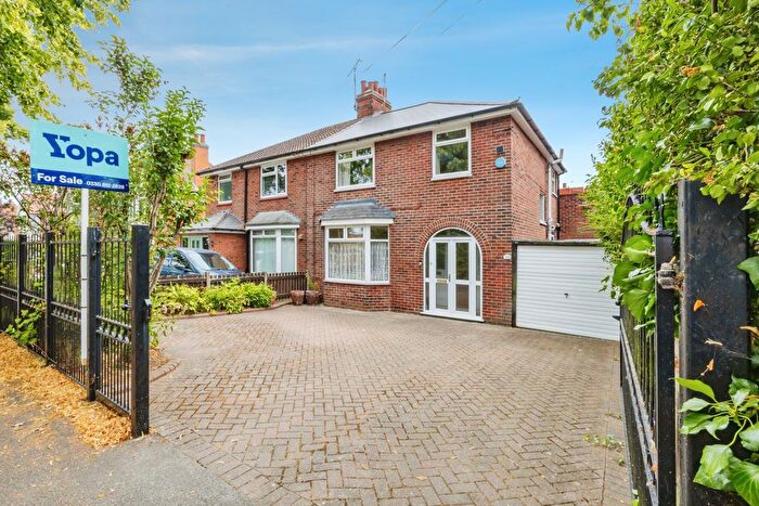 3 Bedroom Semi-detached House For Sale In Nettleham Road, Lincoln, LN2