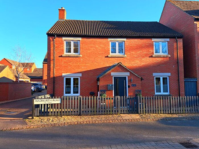4 Bedroom Detached House For Sale In Wadworth Road, Devizes, SN10