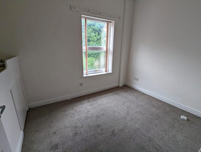 2 Bedroom Property To Rent In Currier Lane, Ashton-Under-Lyne, OL6