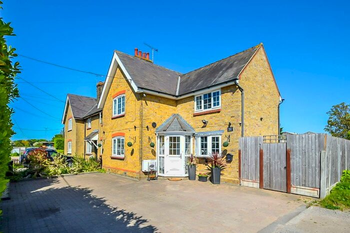 3 Bedroom End Of Terrace House For Sale In Sutton Road, Southend-On-Sea, SS2