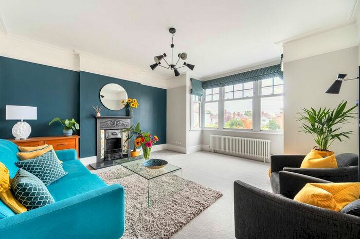 2 Bedroom Maisonette For Sale In Radnor Road, Harrow, HA1