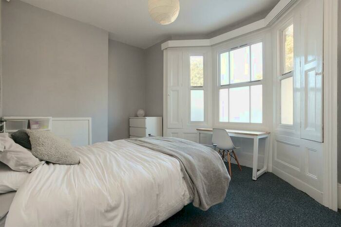 8 Bedroom Semi-Detached House To Rent In &# Pppw Forest Road East, Arboretum, NG1