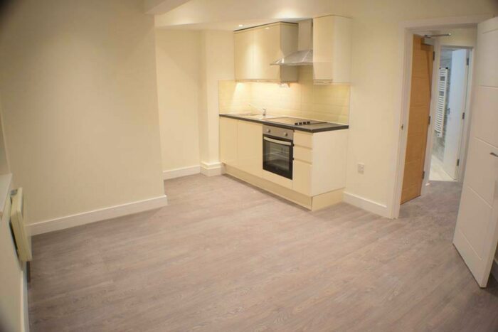 2 Bedroom Flat To Rent In Mottingham Road, London, SE9