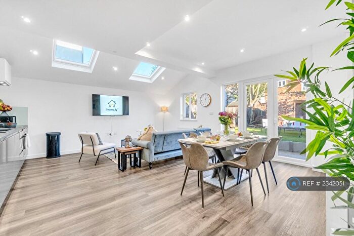 3 Bedroom Flat To Rent In Mount Road, London, NW4