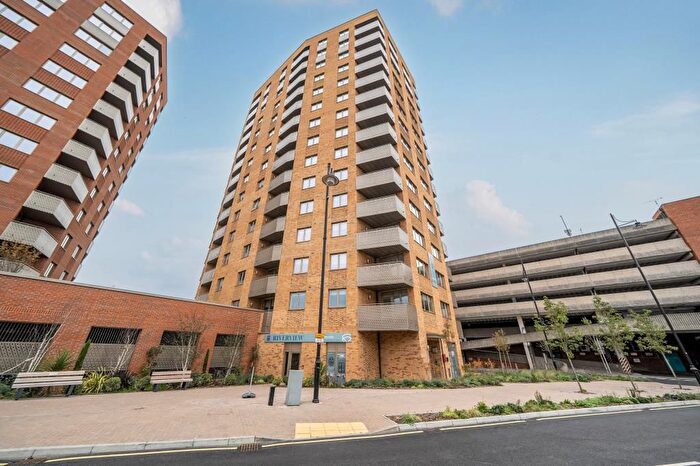 1 Bedroom Flat To Rent In Elmsleigh Road, Staines, TW18