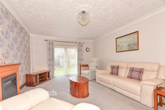 2 Bedroom Detached Bungalow For Sale In Linden Avenue, Herne Bay, Kent, CT6