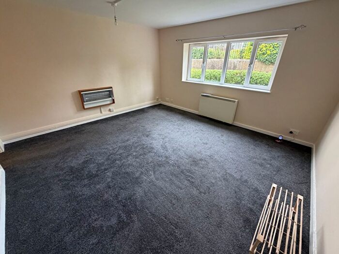 Studio To Rent In Rothesay Court, Rothesay Av, Westlands, ST5
