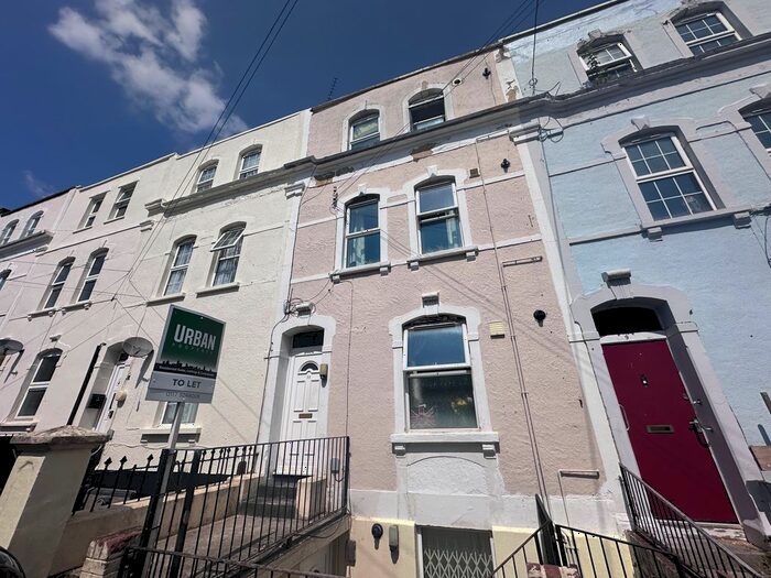1 Bedroom Flat To Rent In Brighton Street, St Pauls, Bristol, BS2