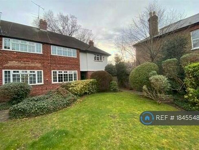 2 Bedroom Flat To Rent In Kingston Upon Thames, Kingston Upon Thames, KT2