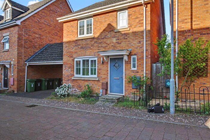 3 Bedroom Link Detached House To Rent In Lapwing Drive, Costessey, Norwich, NR8