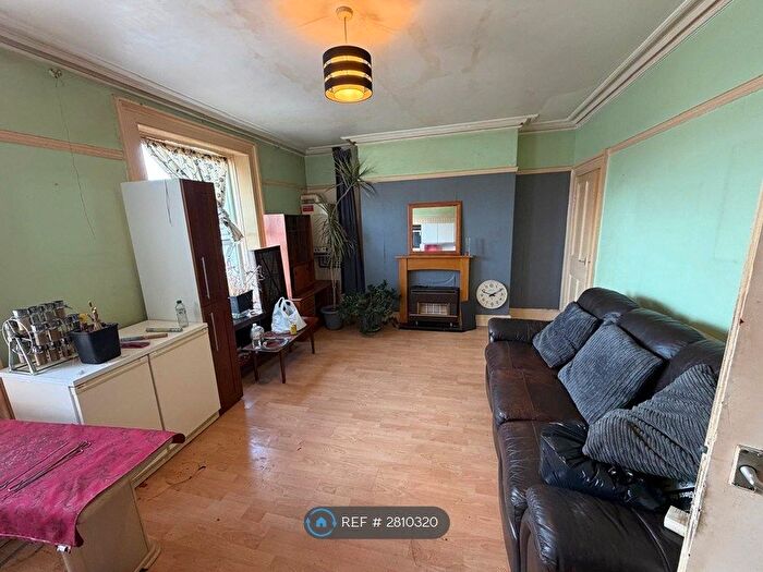 2 Bedroom Flat To Rent In Old Chester Road, Birkenhead, CH42