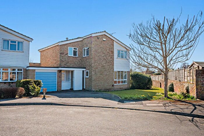 4 Bedroom Link Detached House For Sale In Chart View, Kemsing, Sevenoaks, Kent, TN15
