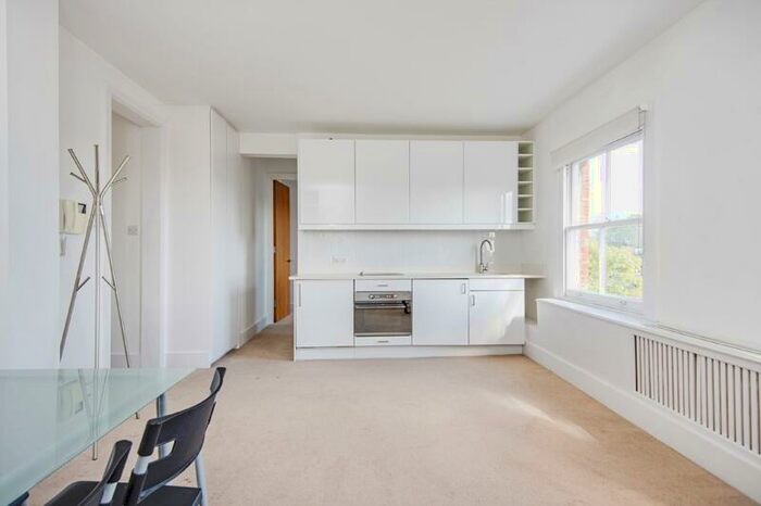 1 Bedroom Flat To Rent In Parliament Hill, Hampstead, NW3