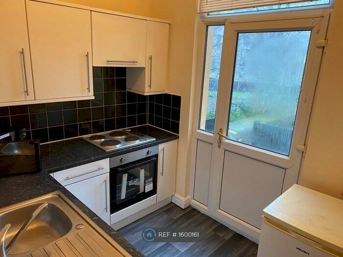 2 Bedroom Flat To Rent In Deansgate, Bolton, BL1