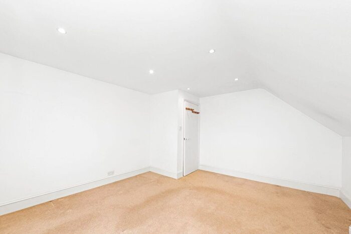 1 Bedroom Flat To Rent In Waldegrave Road, Crystal Palace, London, SE19