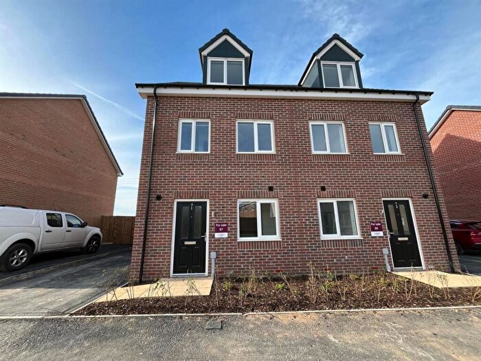 3 Bedroom Semi-Detached House To Rent In Watson Drive, Scartho Top, DN33