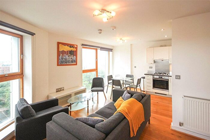 2 Bedroom Flat For Sale In Broad Weir, Bristol, BS1