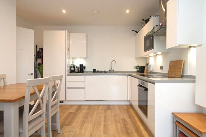2 Bedroom Apartment For Sale In Leys Avenue, Letchworth Garden City, SG6