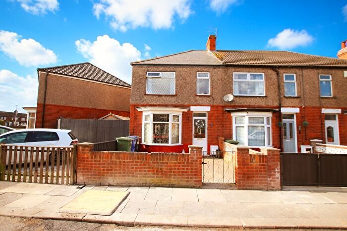 3 Bedroom End Of Terrace House For Sale In Grange Walk, Grimsby, DN34